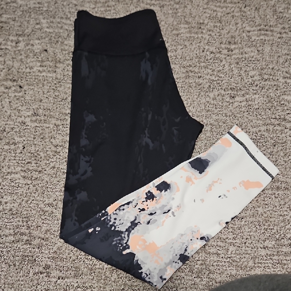 ZYIA Black and White Patterned Leggings